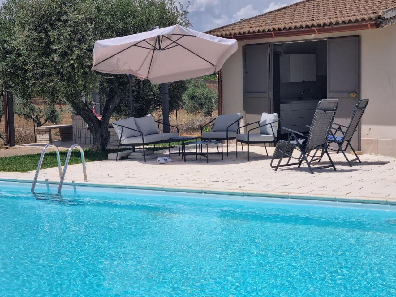 Accogliente Villa Con Piscina Caltagirone Eksteriør bilde